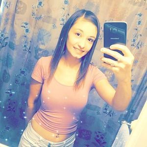 Meet your Posher, Leah